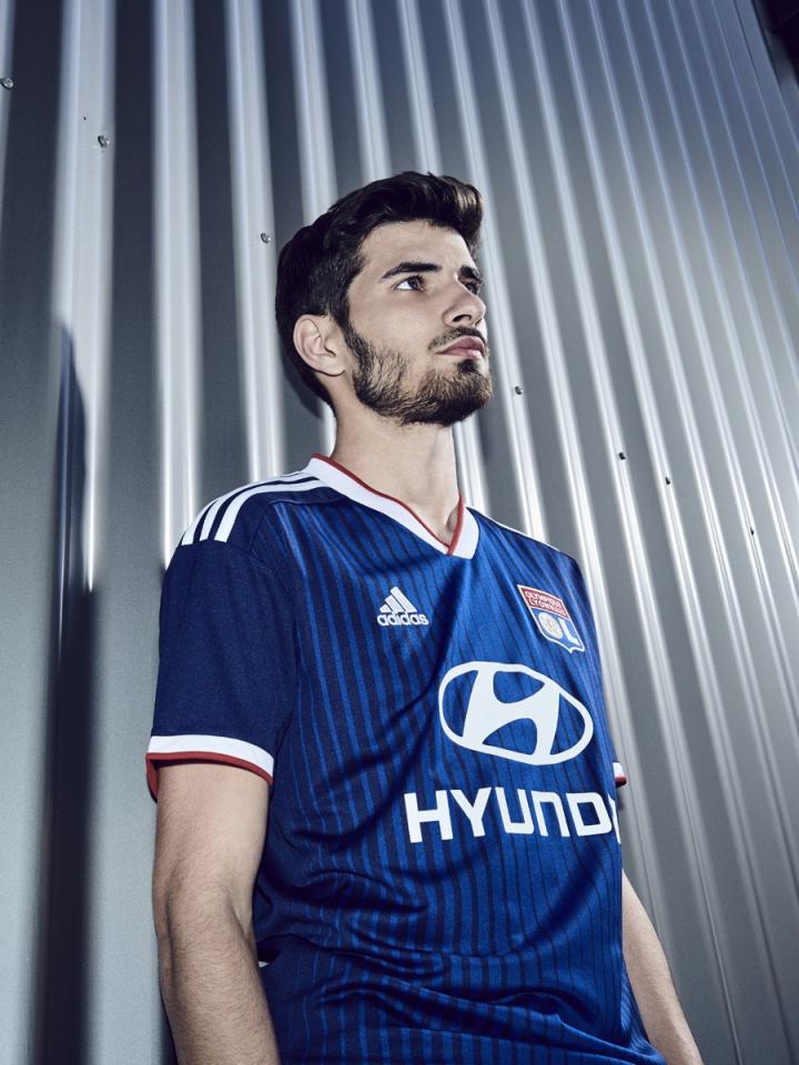 关于巴黎圣日耳曼内部会议纪要流出——清晨调整名单，荷甲使命明确，球队文化再被提及的信息-爱游戏官网网页版入口